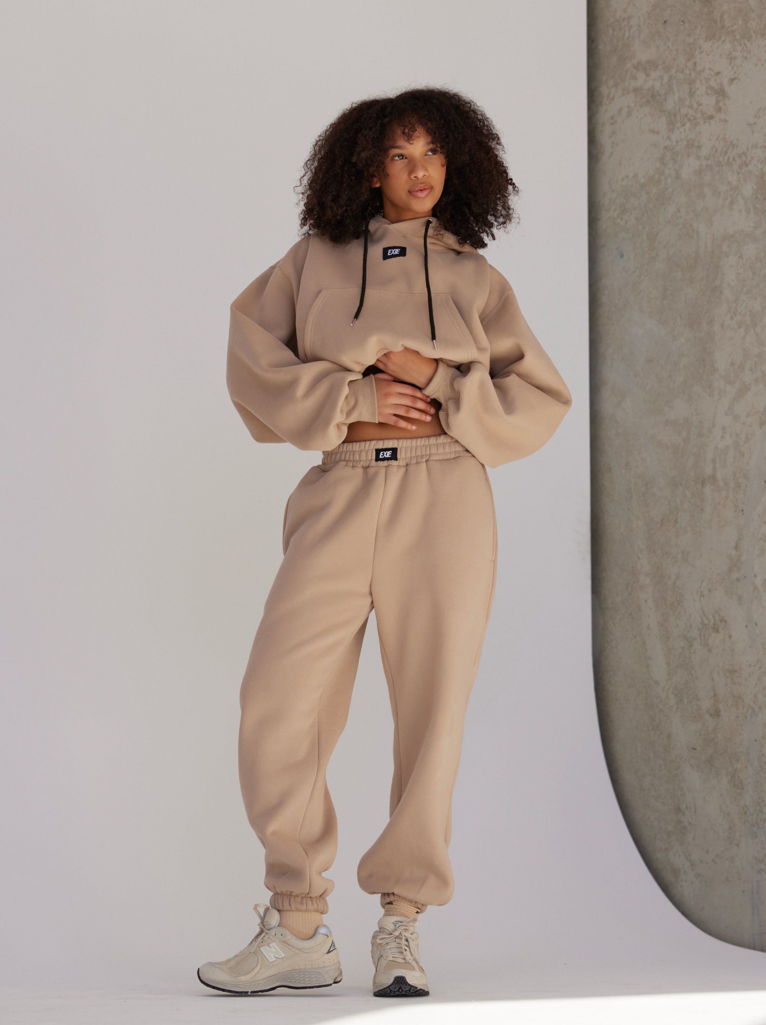 BOX LOGO HOODIE 2.0 - LATTE