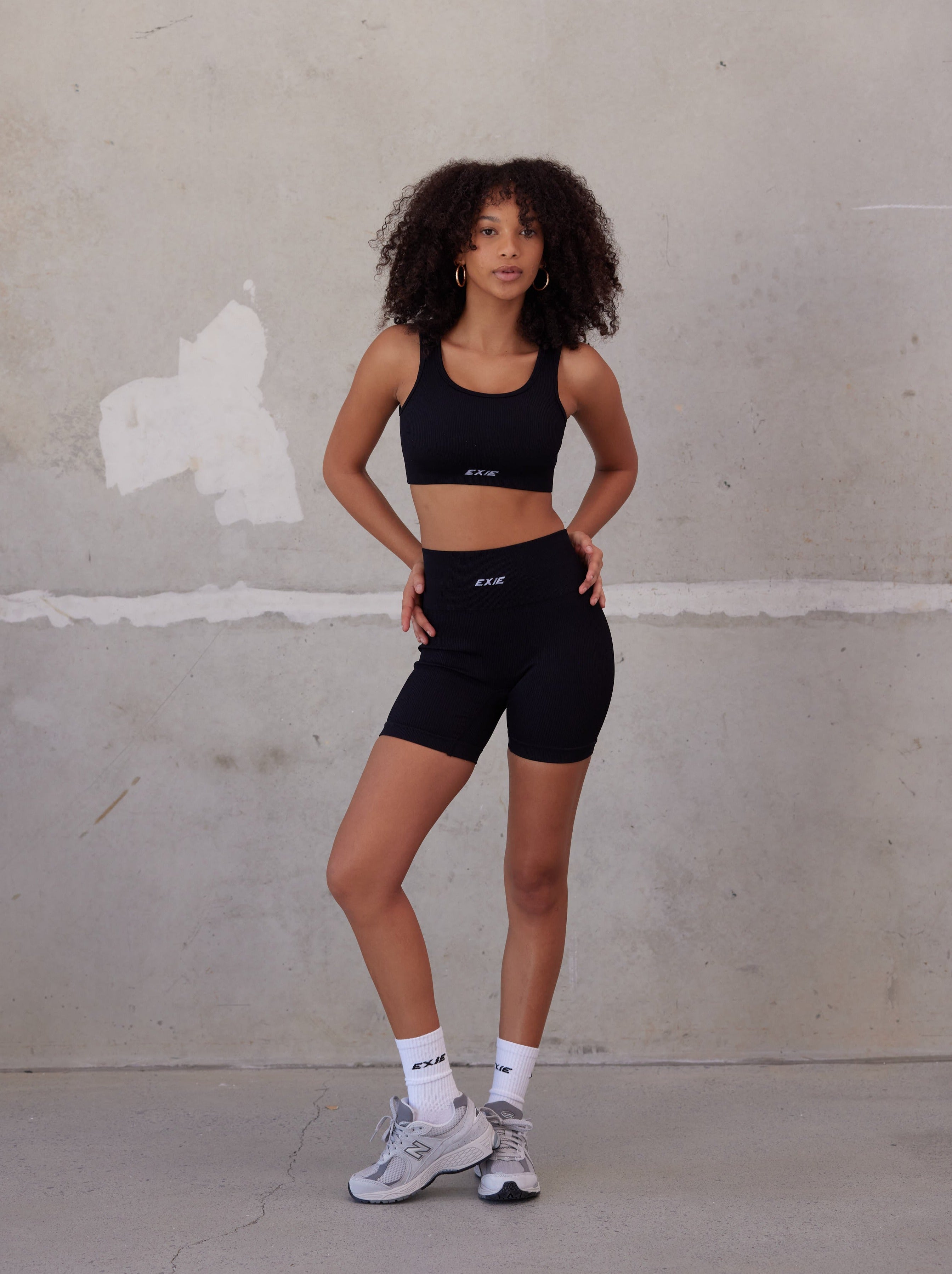 VOLT SHORTS - BLACK