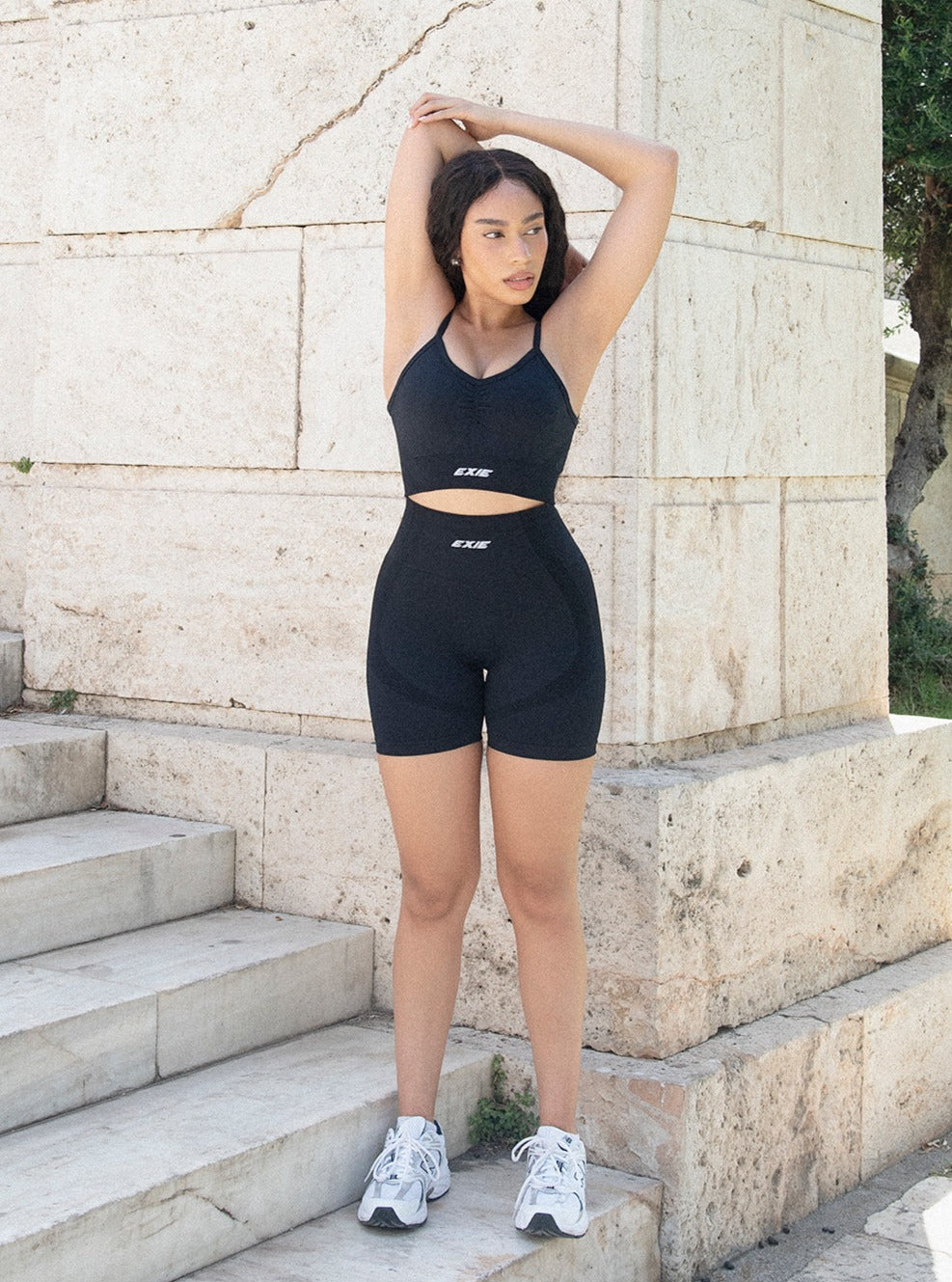 SCRUNCH SPORTS BRA 2.0 - BLACK