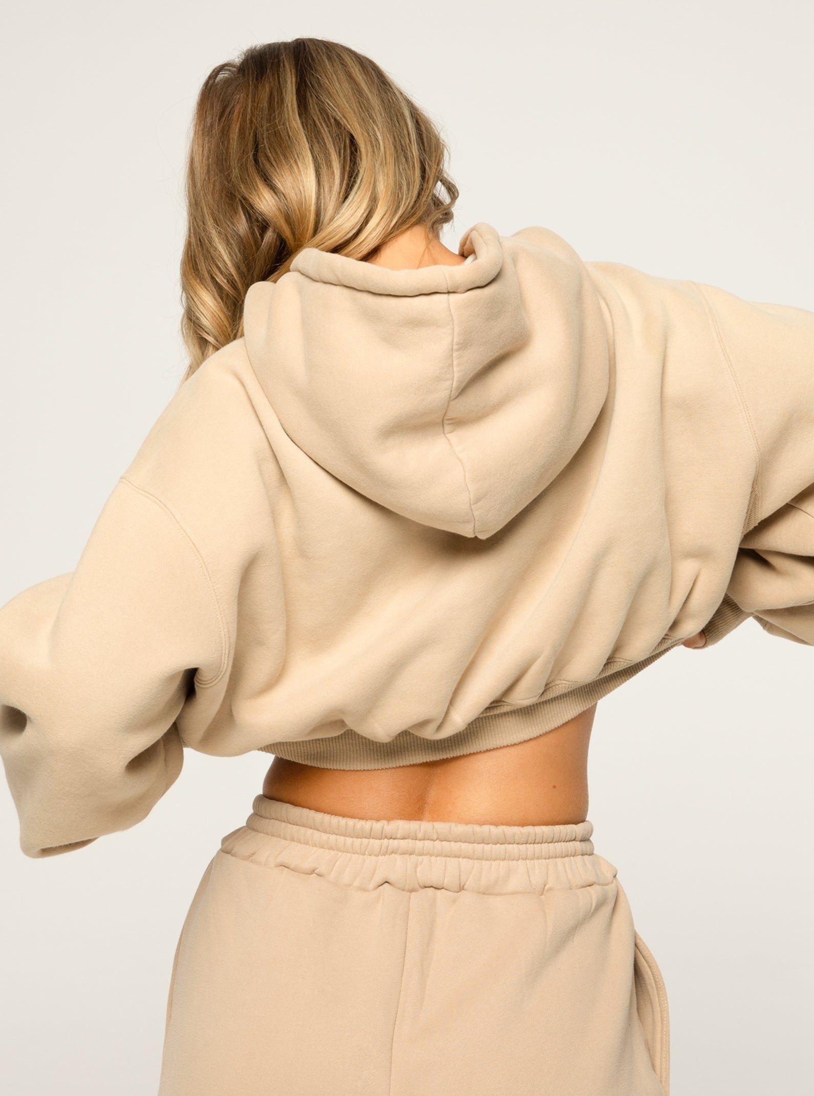 BOX LOGO HOODIE 2.0 - LATTE