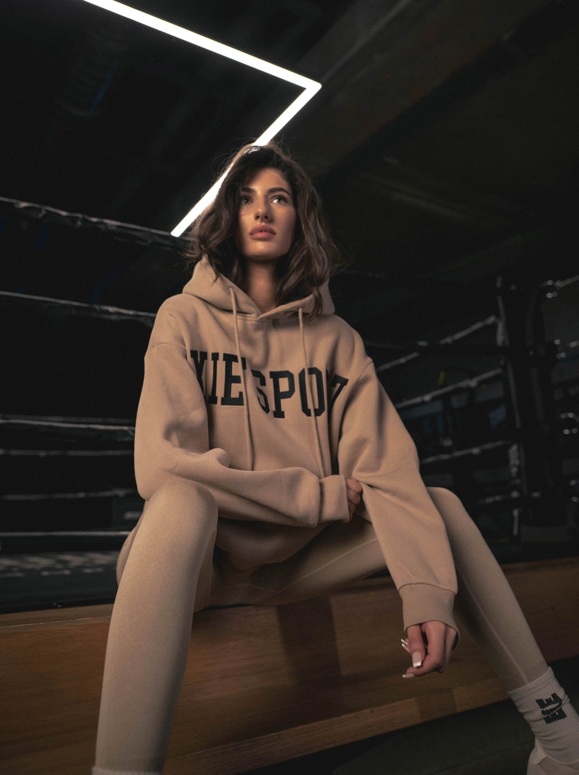 COLLEGE HOODIE - LATTE