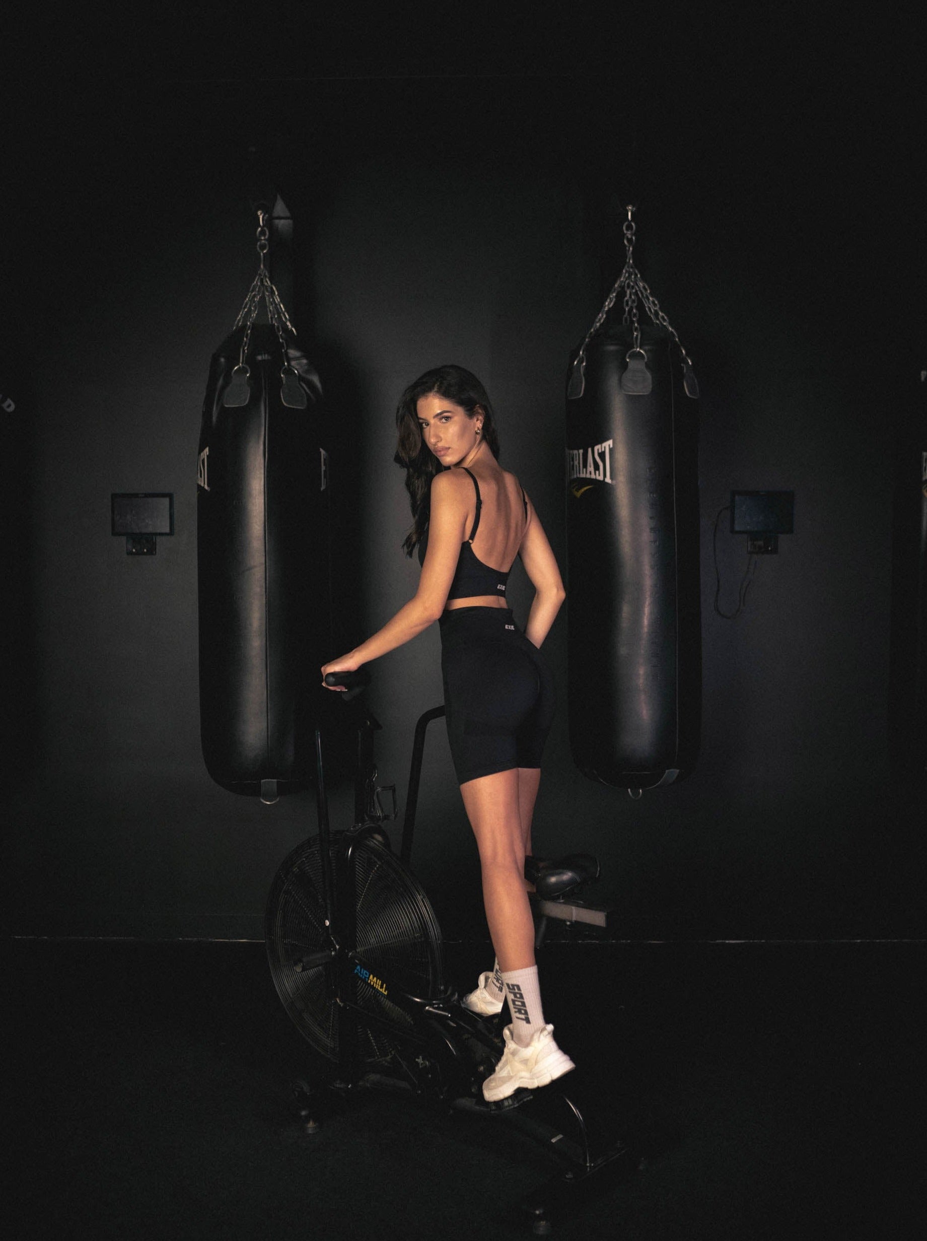 SCRUNCH SPORTS BRA 2.0 - BLACK