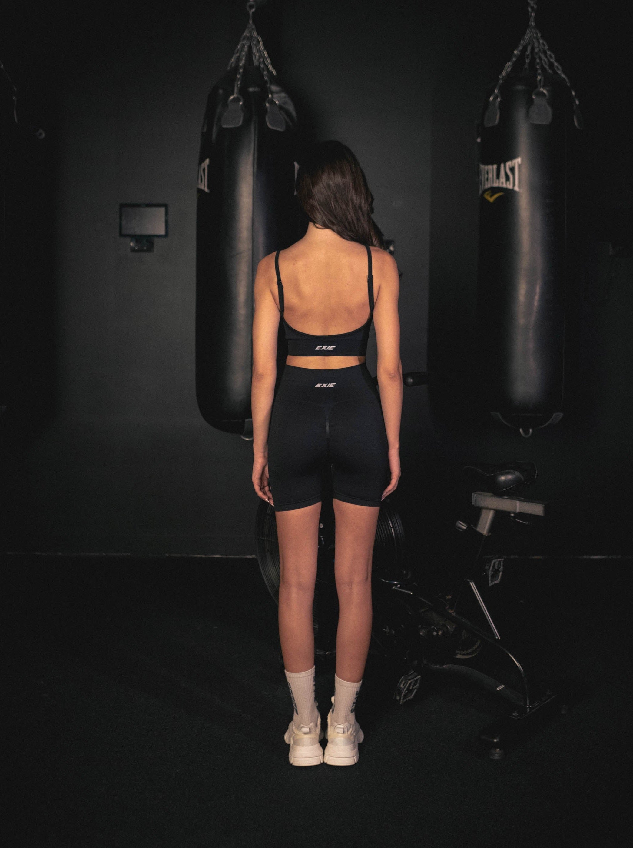 SCRUNCH SPORTS BRA 2.0 - BLACK