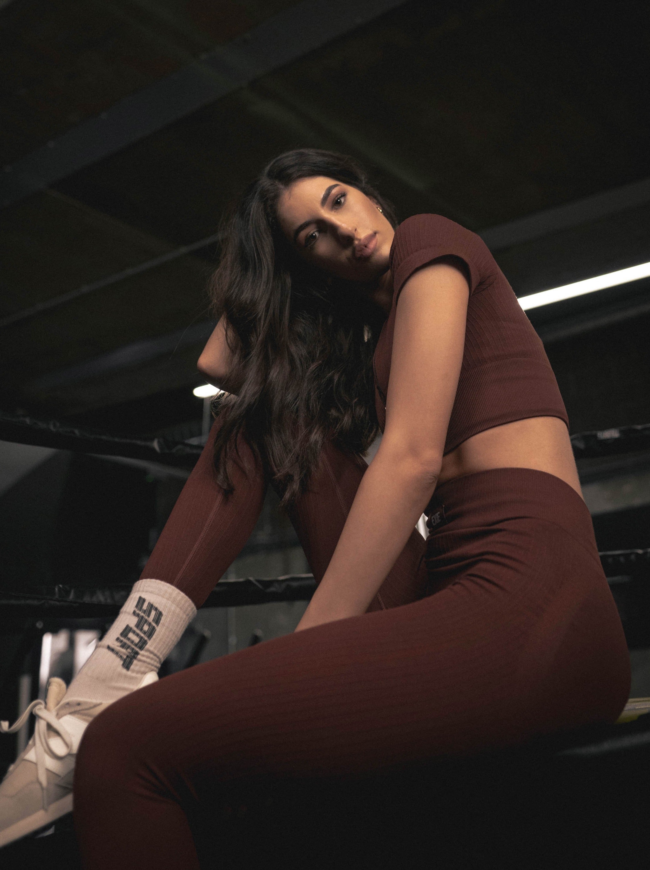 BEND ZIP FRONT TEE - SIENNA