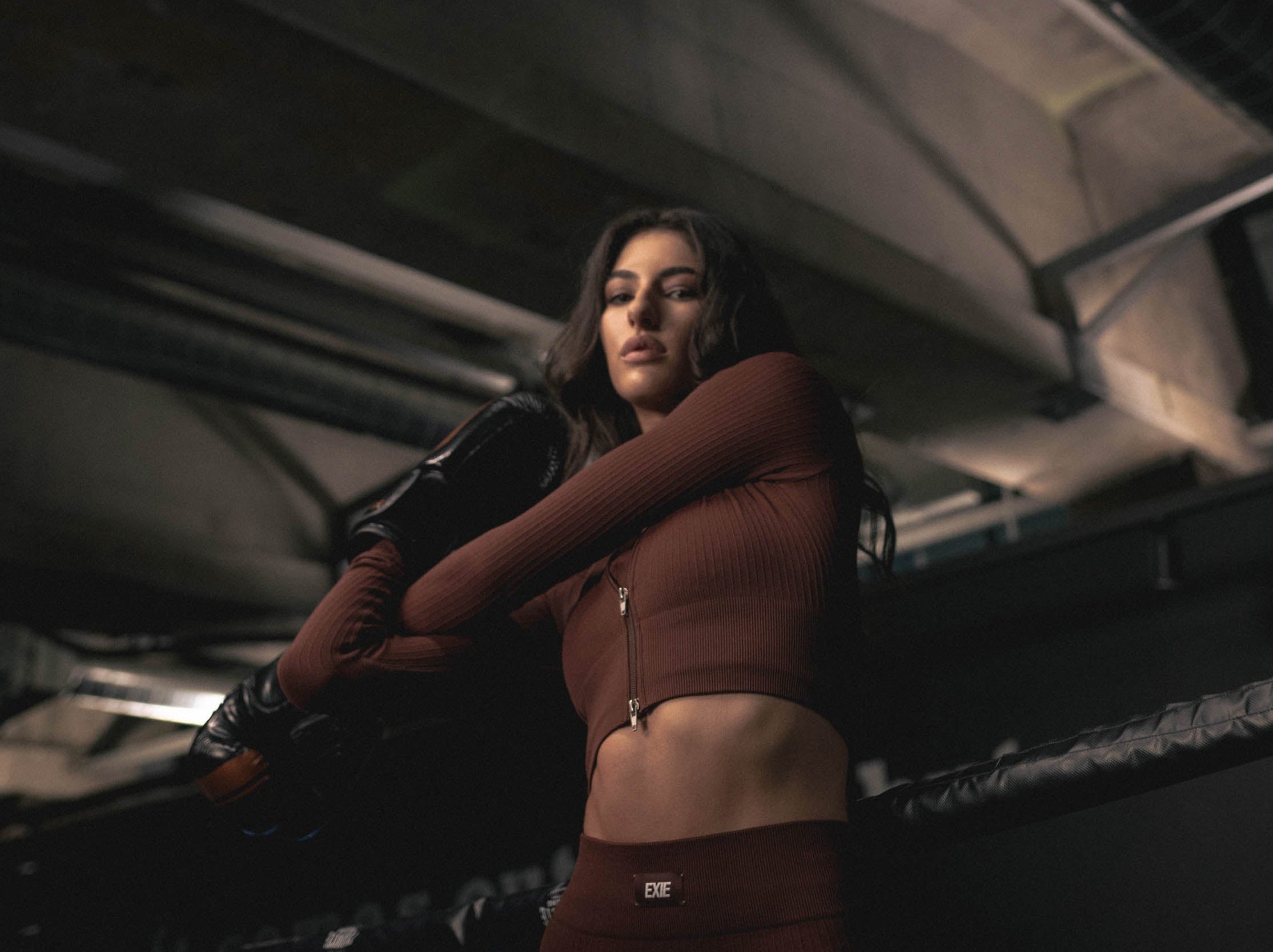 BEND LONG SLEEVE ZIP FRONT TOP - SIENNA