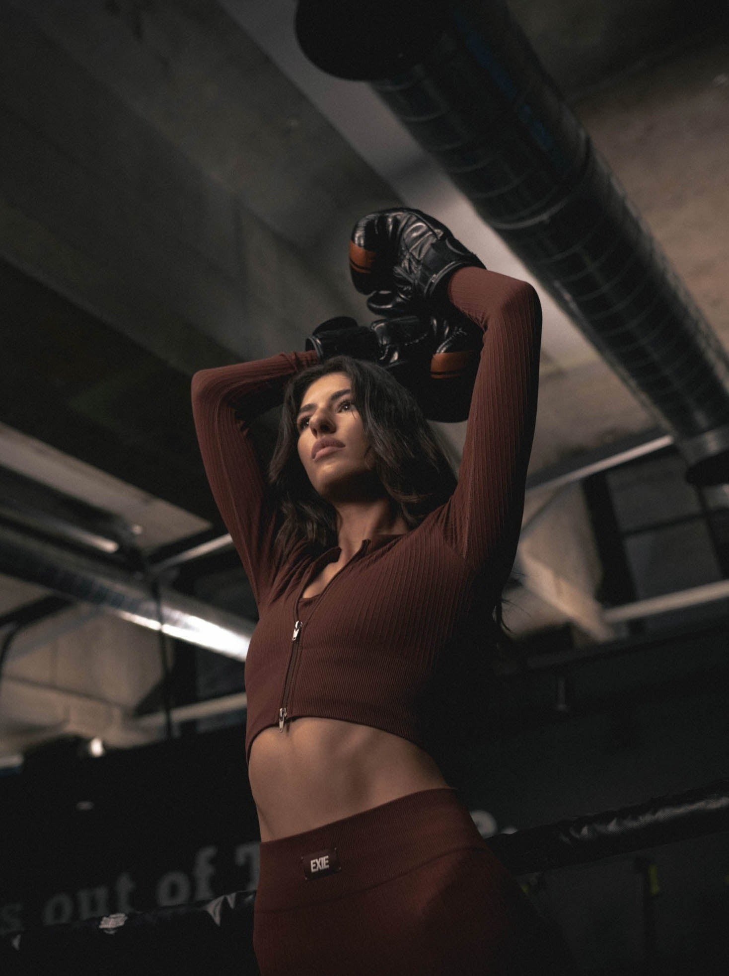BEND LONG SLEEVE ZIP FRONT TOP - SIENNA